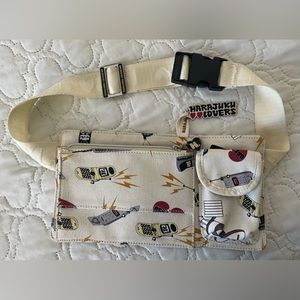 Harajuku Lovers Vintage EUC/like new Crossbod Fanny pack Handbag Cream
